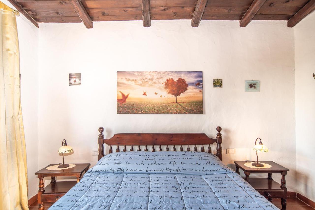 Splendida Vista Su Tavolara Villa Porto San Paolo  Exteriör bild